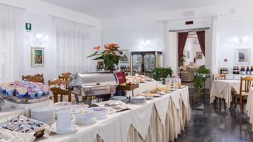 Petit déjeuner continental compris tous les jours