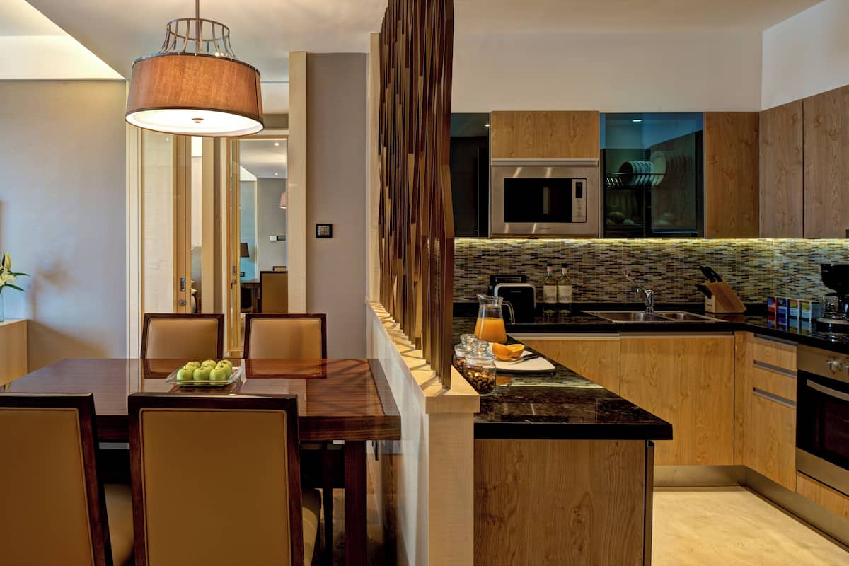 Apartment, 1 Bedroom | 1 bedroom, premium bedding, in-room safe, desk