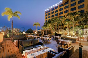 Frokost, lunsj og middag serveres