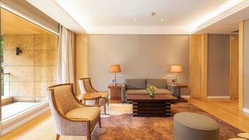 1 bedroom, premium bedding, in-room safe, desk