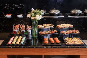 Daily buffet breakfast for a fee