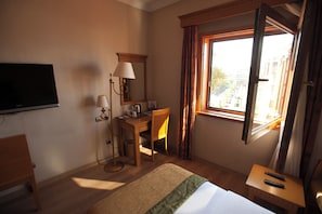 Standard-Doppel- oder -Zweibettzimmer | 2 Schlafzimmer, hochwertige Bettwaren, Minibar, Zimmersafe