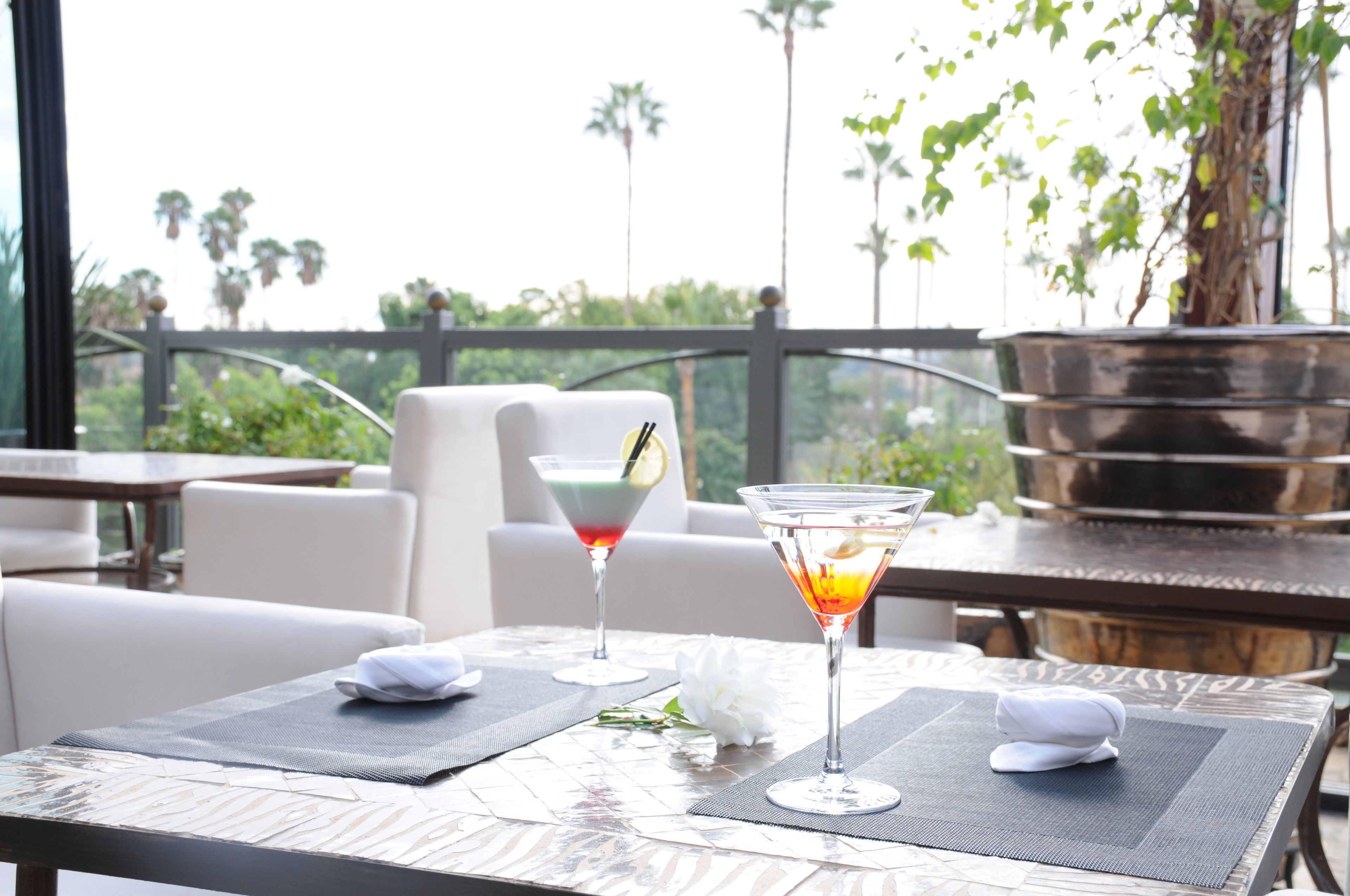 朝食 (ビュッフェ)、毎日提供 (1 名様 130 MAD)