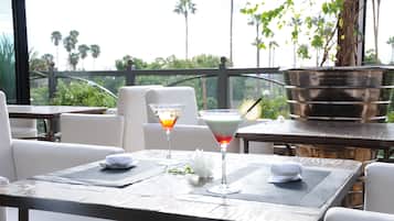 Daily buffet breakfast (MAD 130 per person)