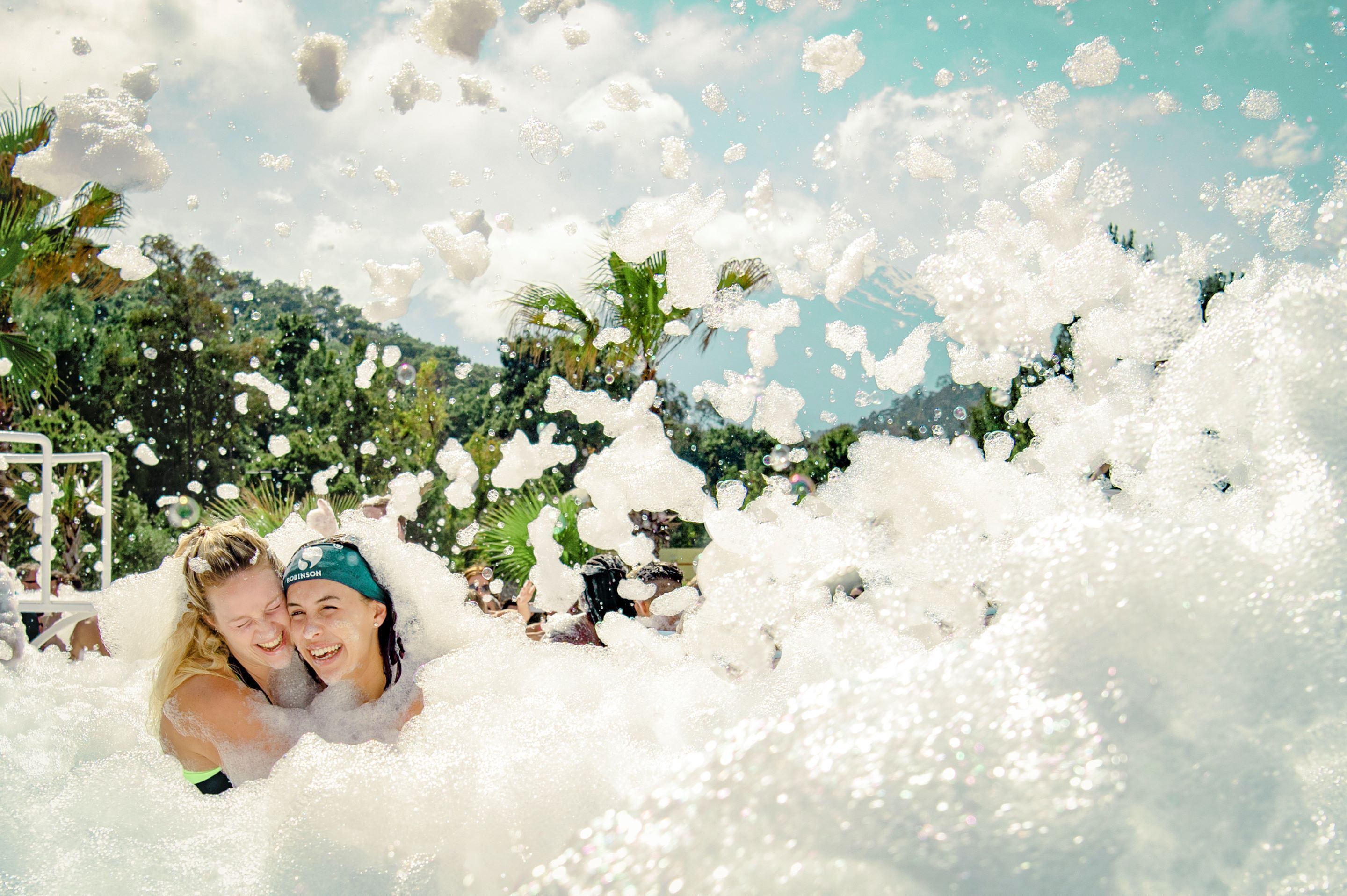 Photo - ROBINSON CAMYUVA - Adults only