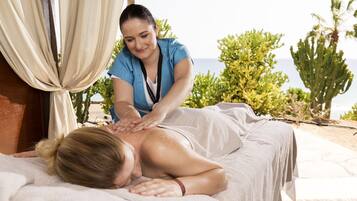 Behandelingskamers voor koppels, een sauna, lichaamsbehandelingen