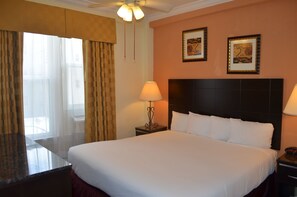 豪華客房, 1 張特大雙人床, 非吸煙房 | 免費無線上網、鬧鐘