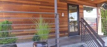 Aladdin Inn & Suites