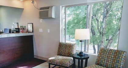 Aladdin Inn & Suites