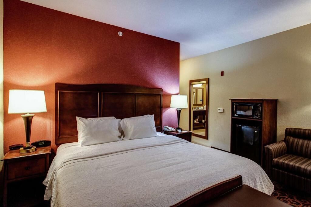 Desk, iron/ironing board, free cribs/infant beds, free WiFi