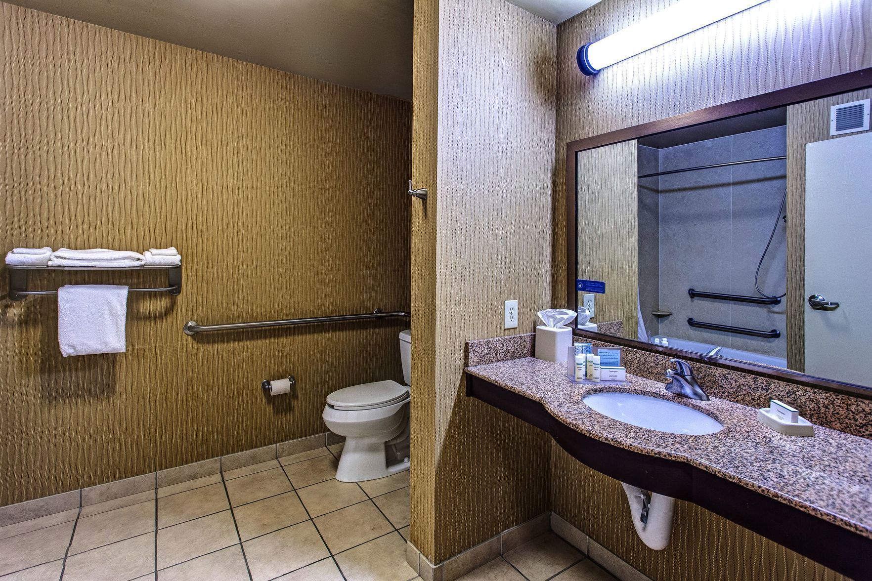 Bathroom | Free toiletries, hair dryer, towels