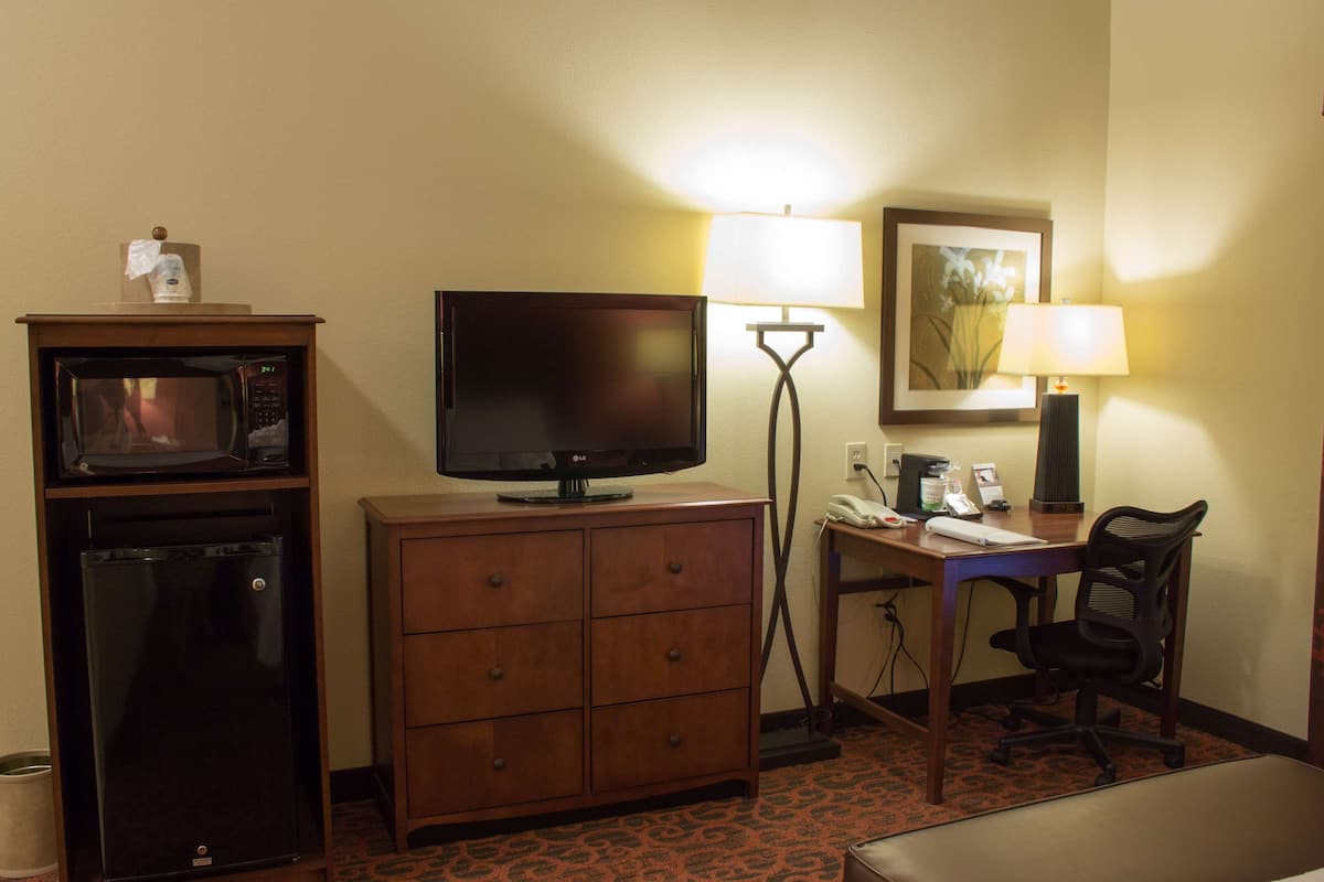 room, 1 king bed, non smoking | desk, iron/ironing board, free cots/infant beds, free wifi