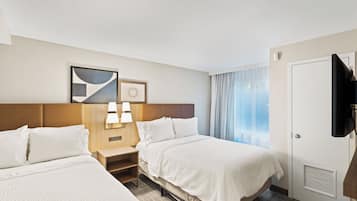 Svit - 2 sovrum - kök | 1 sovrum, värdeförvaringsskåp på rummet och skrivbord