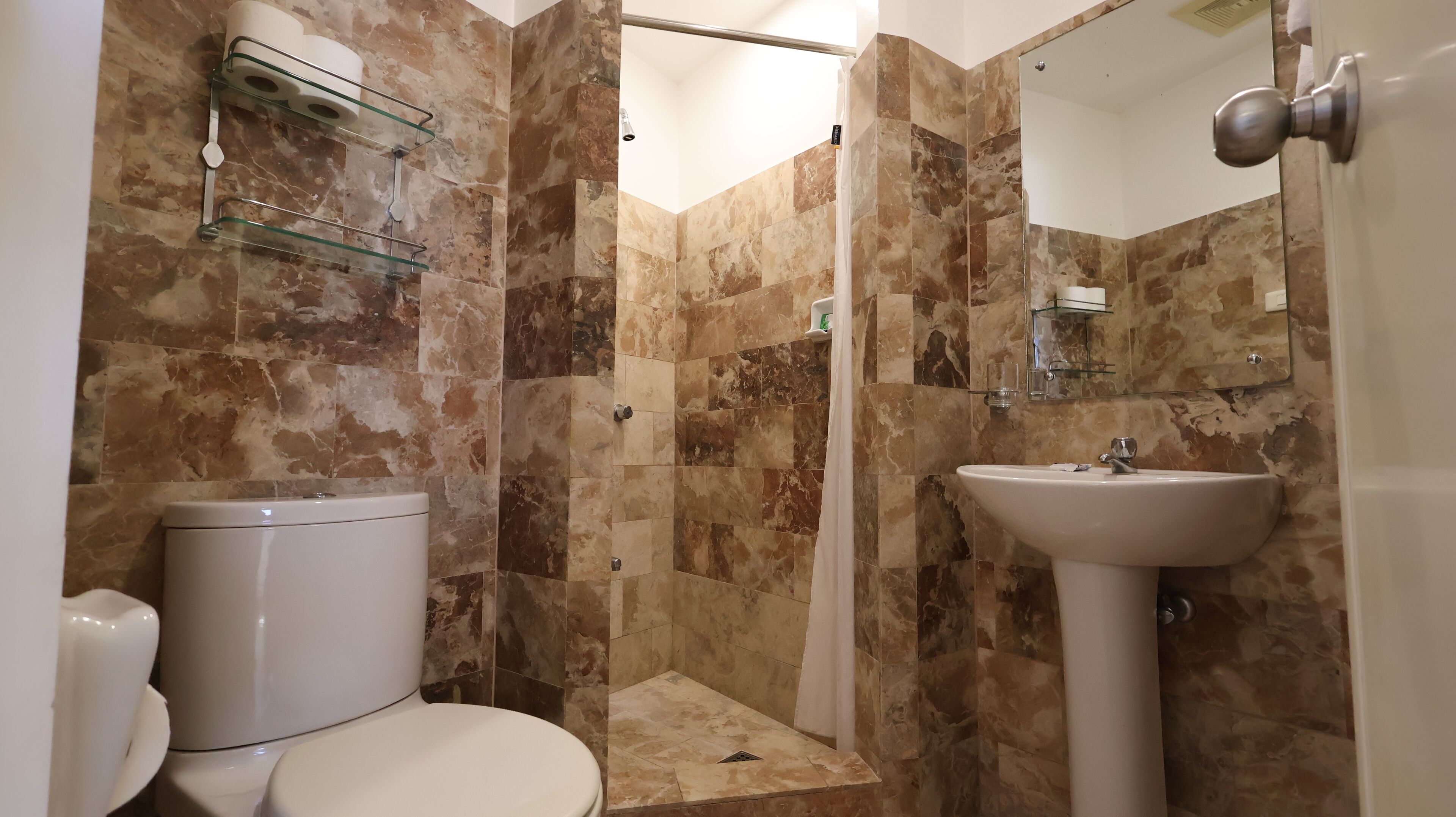 deluxe room | 1 bedroom, minibar, in-room safe, blackout curtains