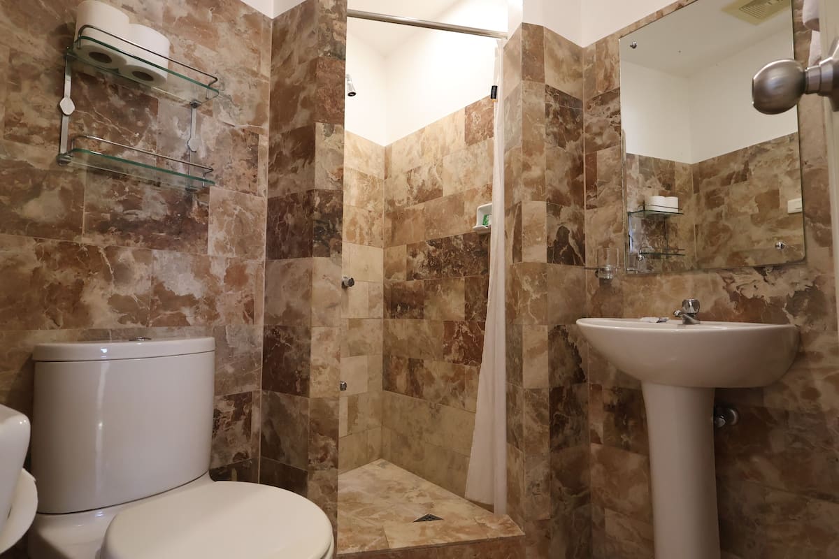 deluxe room | 1 bedroom, minibar, in-room safe, blackout curtains