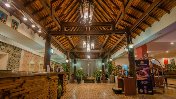 ฝ่ายต้อนรับ