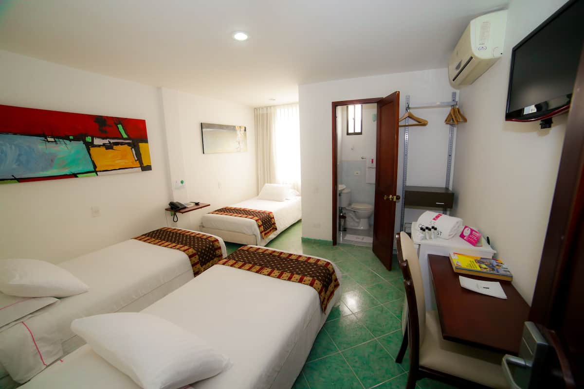 1 chambre, rideaux occultants, Wi-Fi gratuit, draps fournis