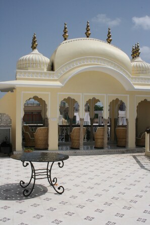 Terrace/patio - Khandela Haveli A Heritage Boutique Hotel (Jaipur)