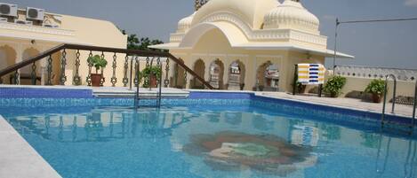 Alberca al aire libre