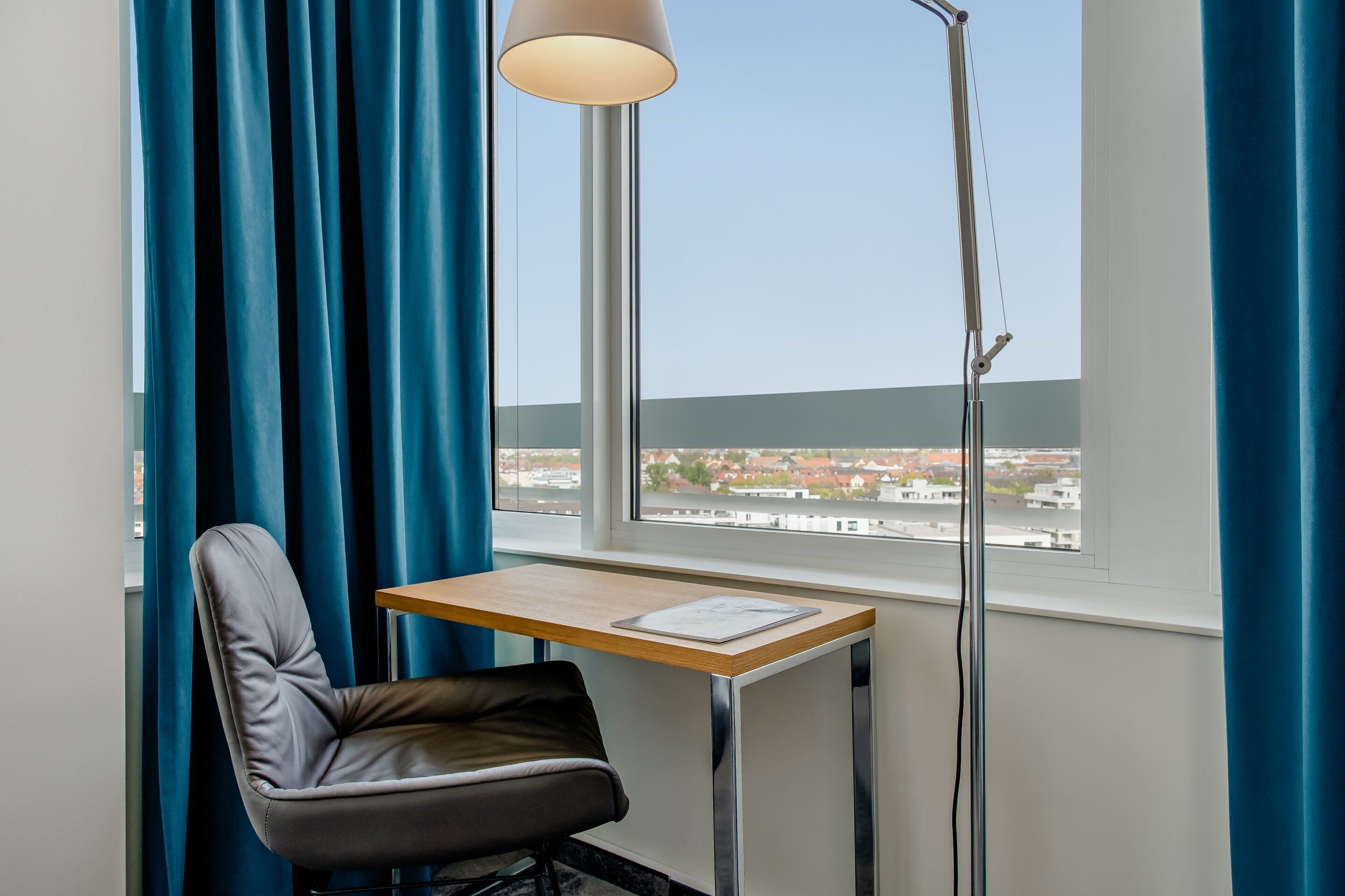 standard room, 1 king bed, tower | premium bedding, desk, soundproofing, free wifi