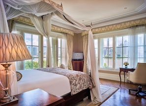Heritage Club River View Suite | Premium bedding, pillowtop beds, minibar, in-room safe