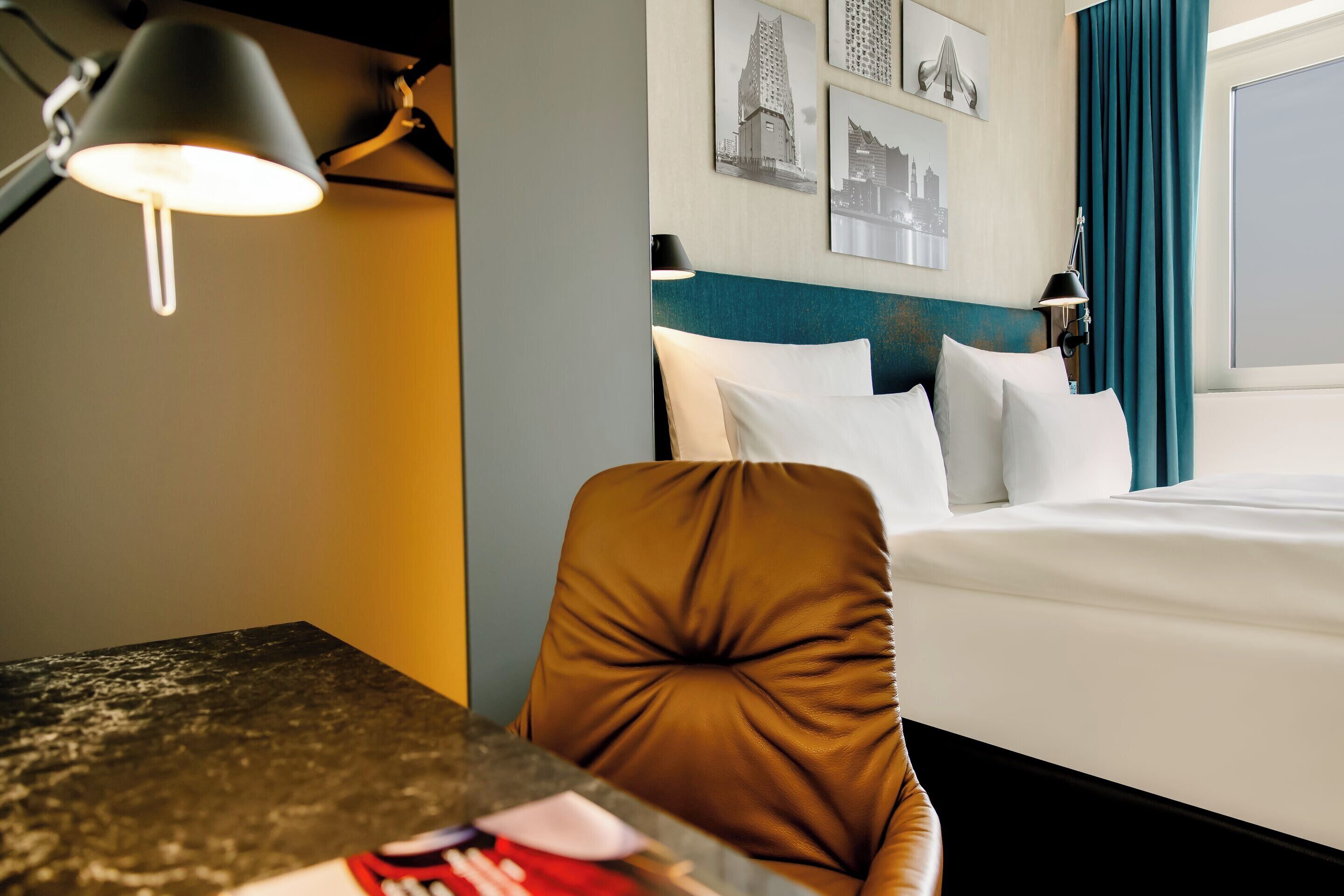 hypo-allergenic bedding, desk, soundproofing, free wifi