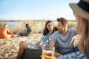 Beach nearby, free beach shuttle, sun loungers, beach umbrellas