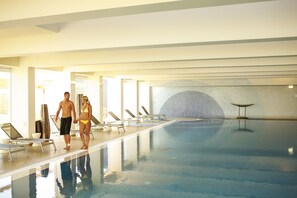 Indoor pool, outdoor pool, sun loungers - ROBINSON QUINTA DA RIA - All Inclusive (Vila Real Santo Antonio)