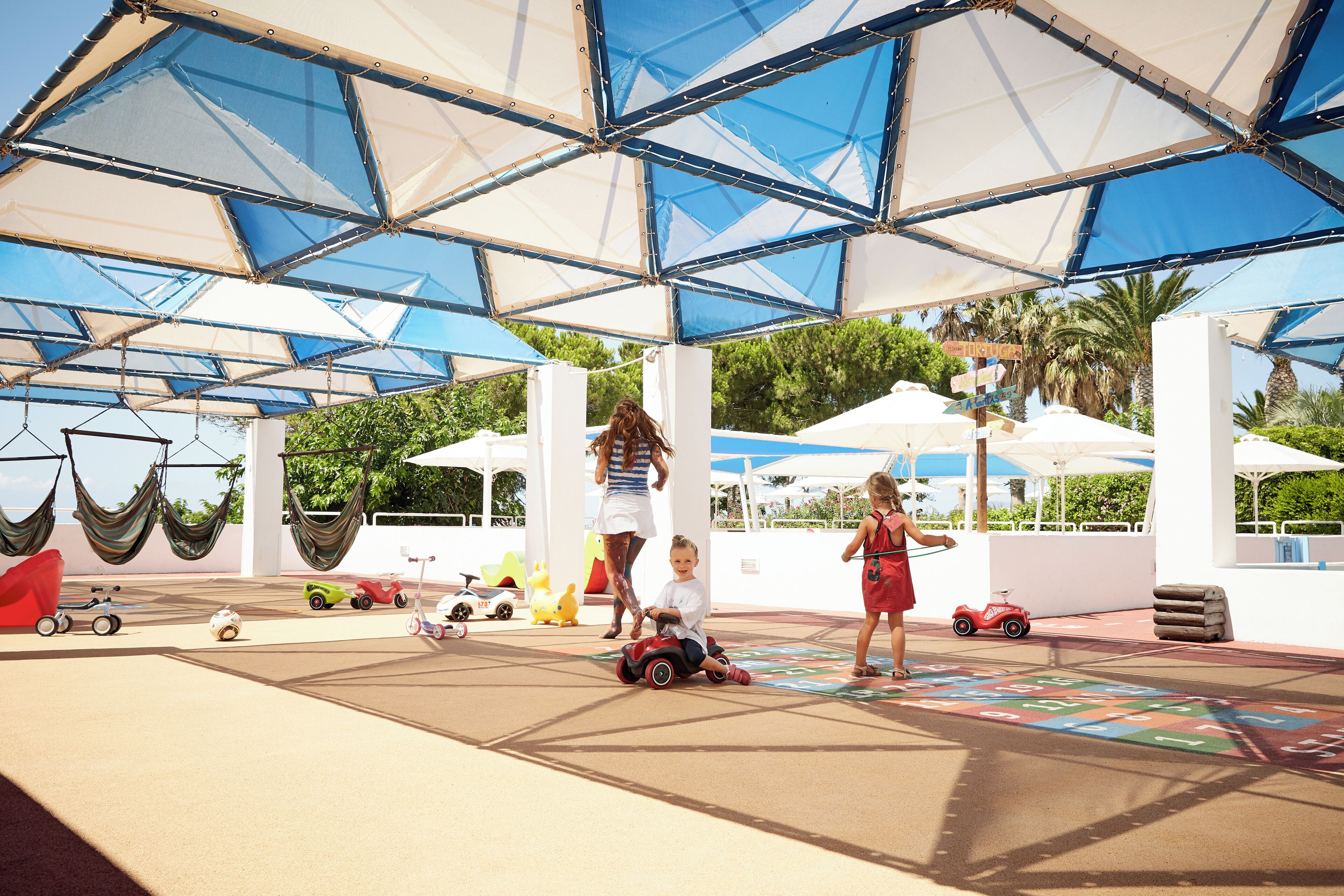 children’s play area – outdoor