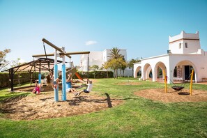 Children’s play area – outdoor