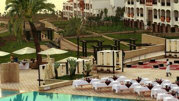 3 من المطاعم، تقديم الإفطار