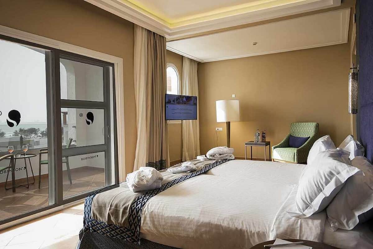 Hypo-allergenic bedding, down duvets, minibar, in-room safe