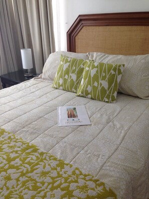 In-room safe, cots/infant beds, free WiFi - Altocastello Apartments (Santiago)