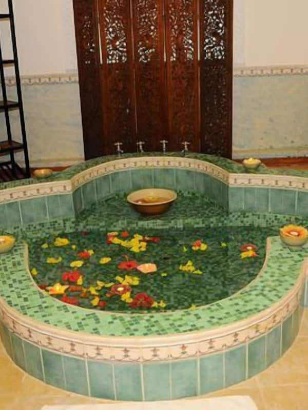 Couples treatment room(s), body treatments, aromatherapy