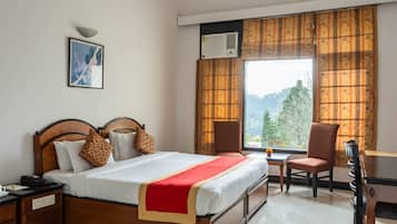 Down comforters, minibar, in-room safe, desk