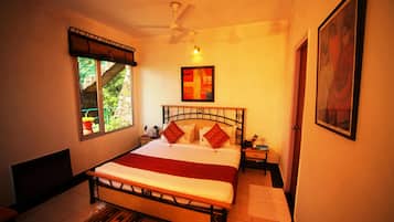 Desk, rollaway beds