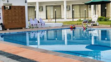 Piscina a l'aire lliure