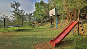 Außen-Kinderspielplatz