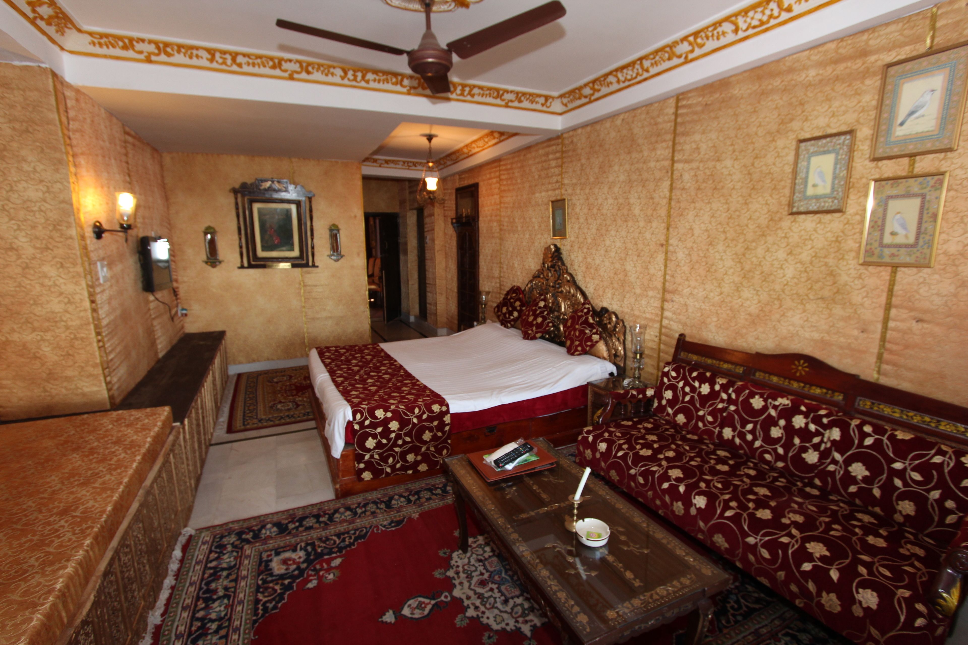 deluxe room | egyptian cotton sheets, premium bedding, in-room safe, desk