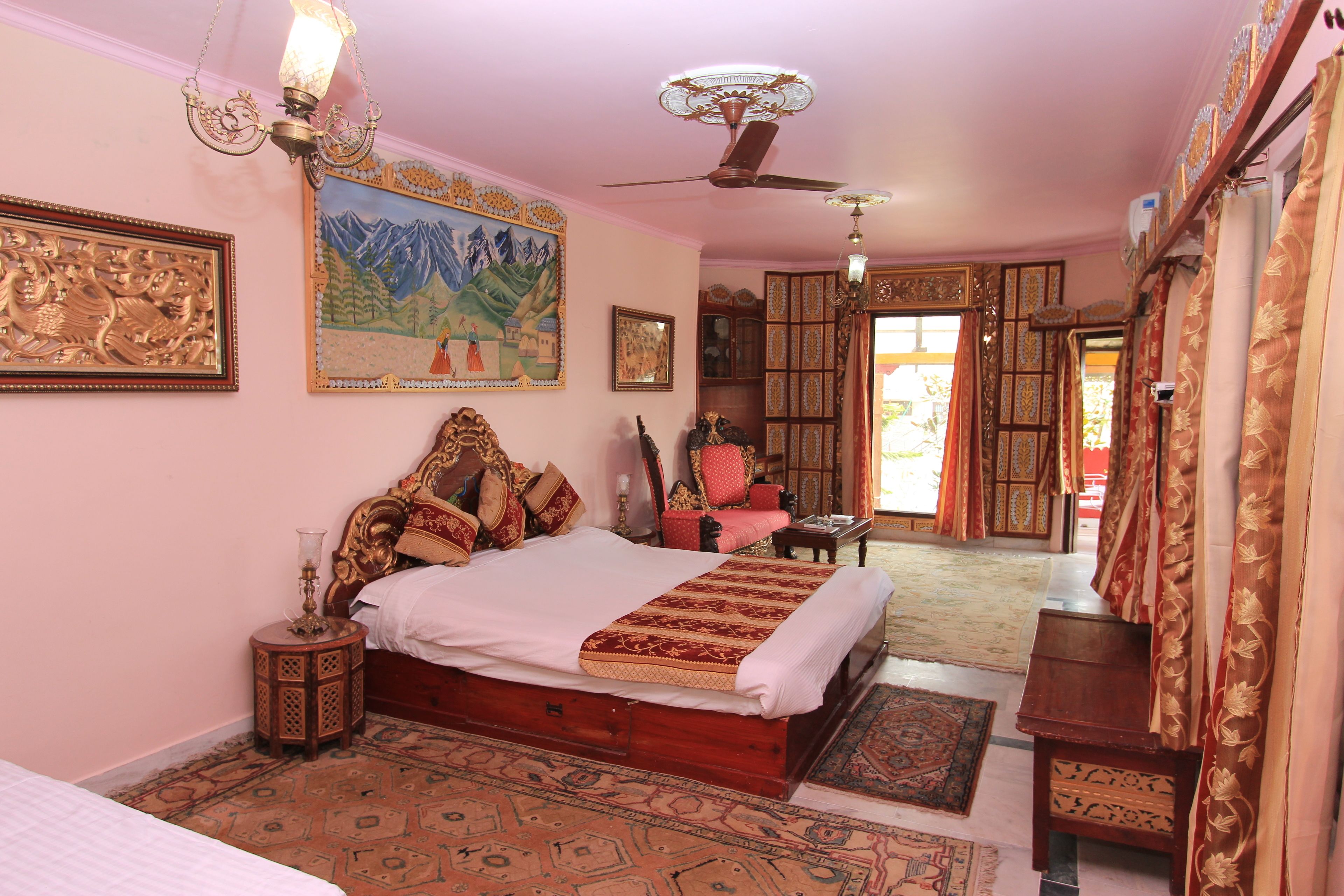 Deluxe Room | Egyptian cotton sheets, premium bedding, in-room safe, desk