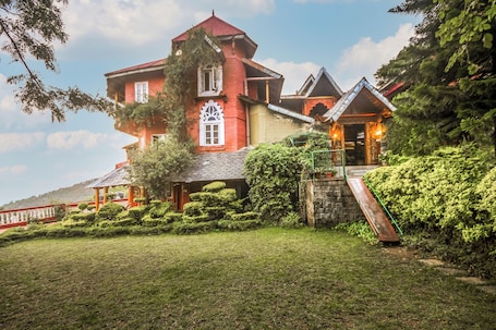 Exterior. WelcomHeritage Grace Hotel