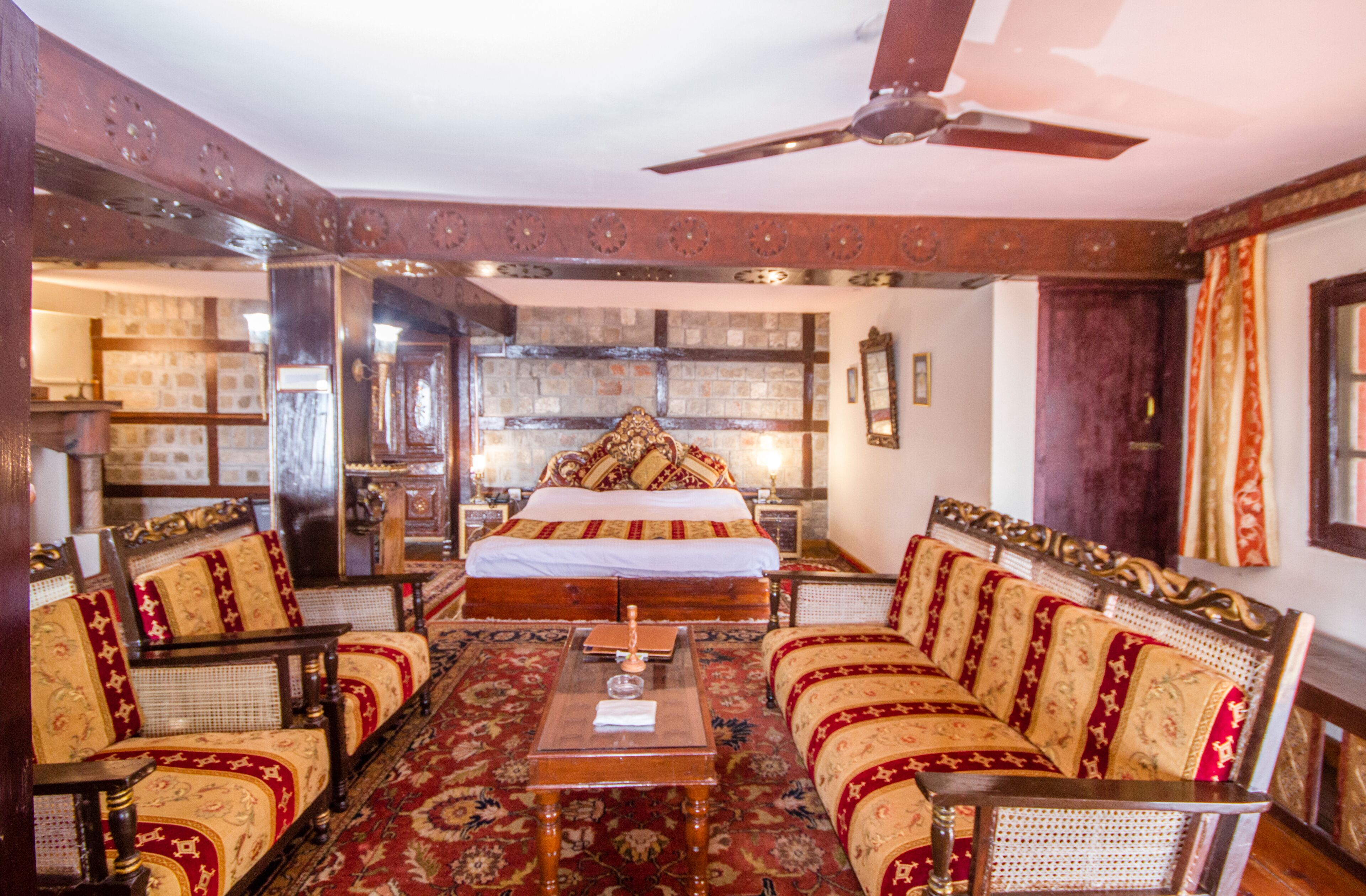 egyptian cotton sheets, premium bedding, in-room safe, desk