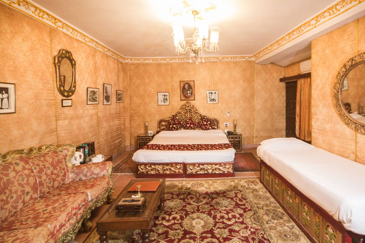 deluxe room | egyptian cotton sheets, premium bedding, in-room safe, desk