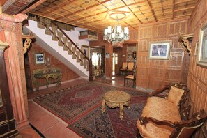 Staircase - WelcomHeritage Grace Hotel (Dharamshala)