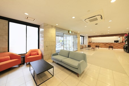 Lobby. Smile Hotel Tokyo Ayase Ekimae