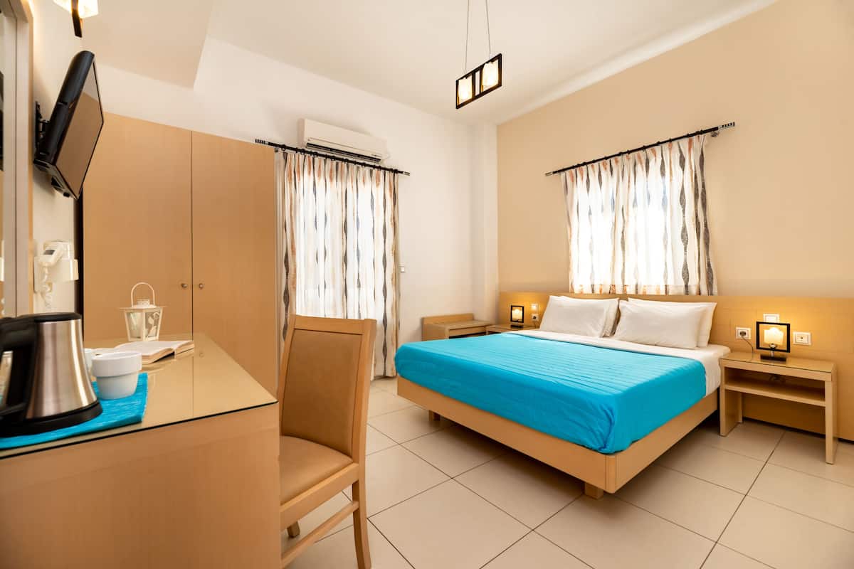 Basic Double Room | Premium bedding, pillowtop beds, minibar, in-room safe