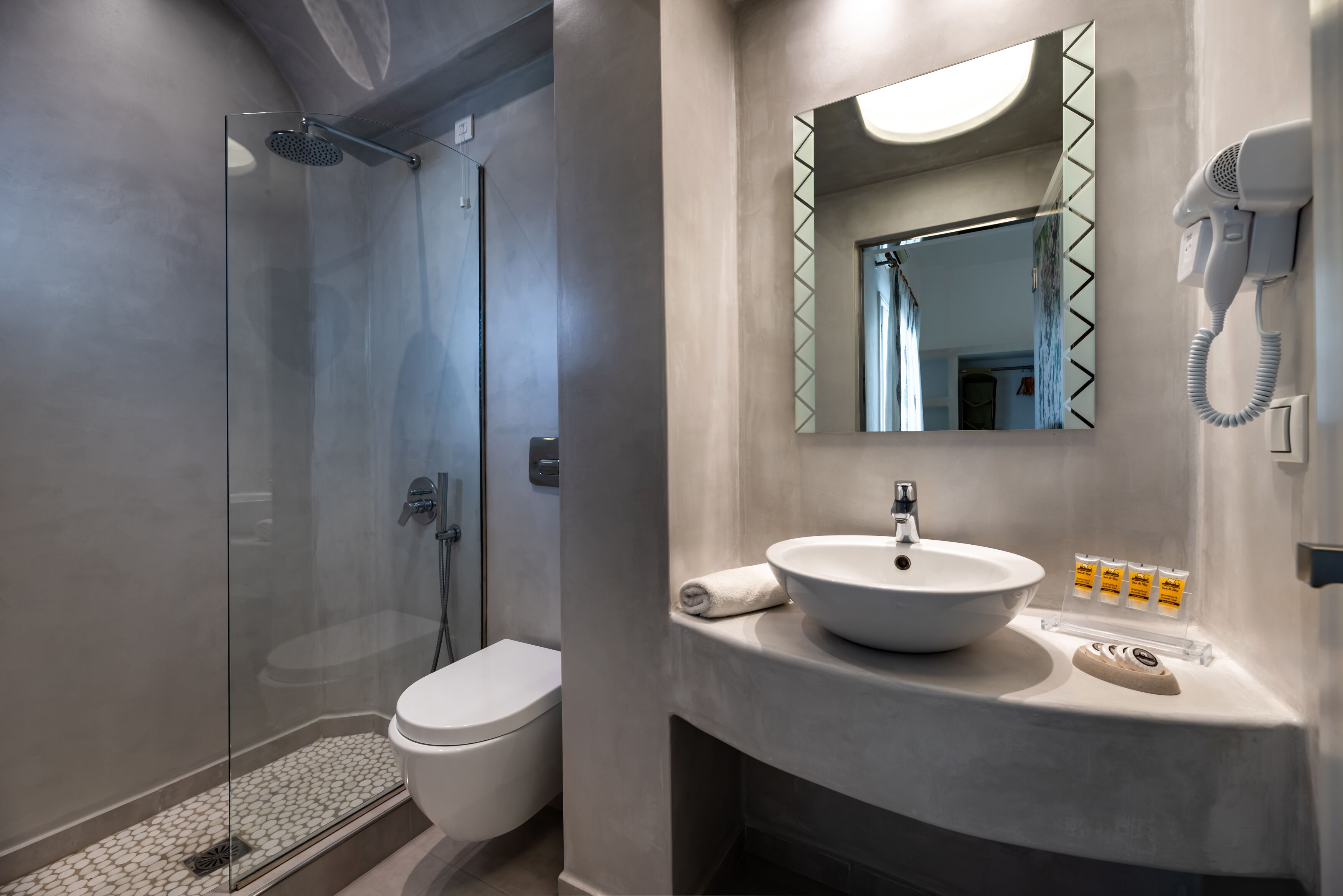 standard room, 1 double bed | bathroom | shower, hair dryer, children's dressing gowns, towels