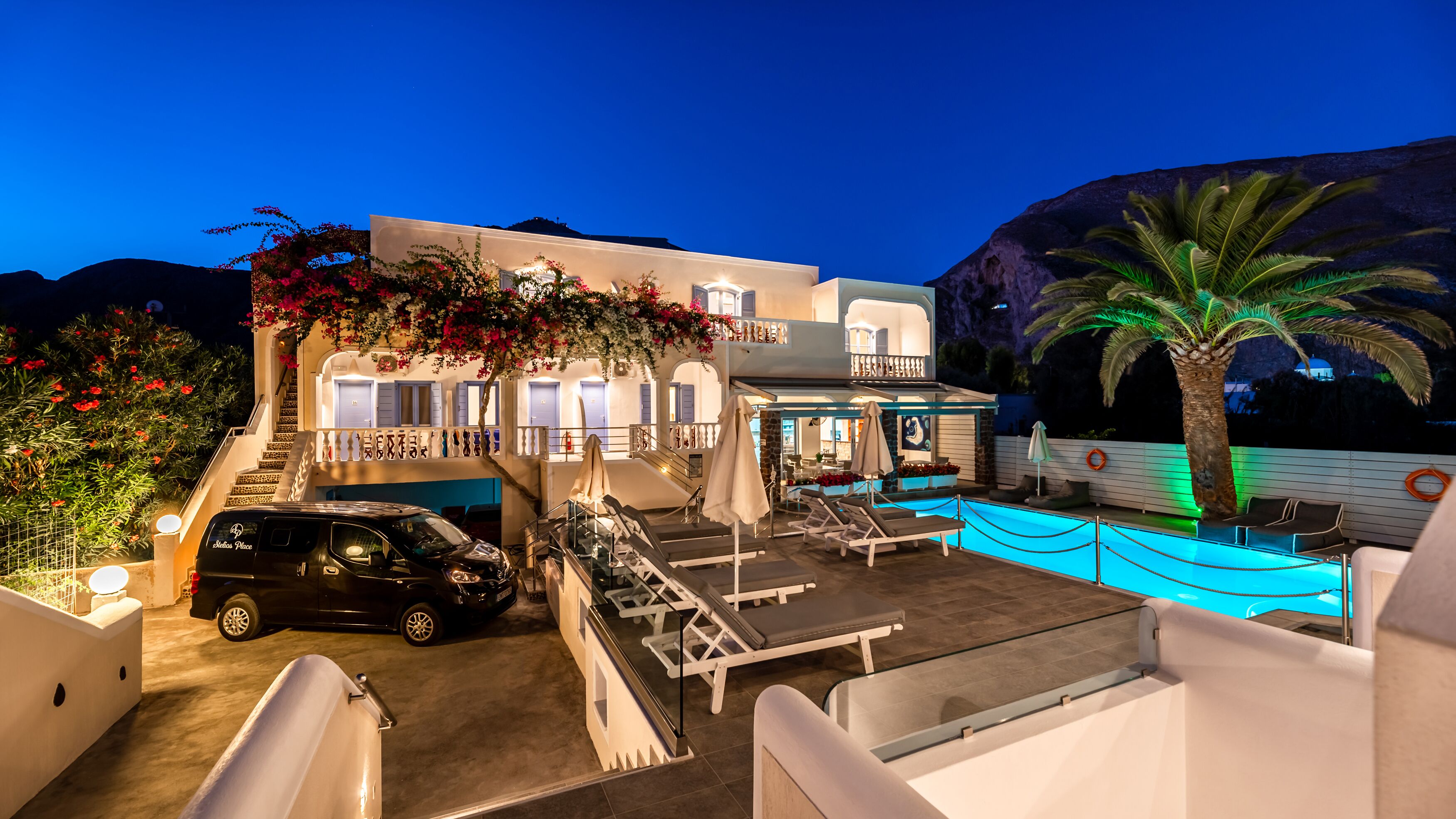 outdoor pool, open 9:00 am to 9:00 pm, pool umbrellas, pool loungers