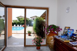 Lobby sitting area - Villa Camporosso (Lazise)