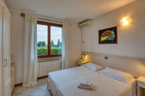 Select Comfort beds, minibar, in-room safe, desk